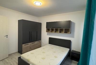 Apartament cu 3 camere decomandat, mobilat în Tractorul