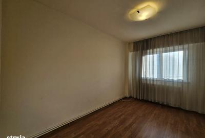 Apartament cu 4 camere decomandat în Decebal