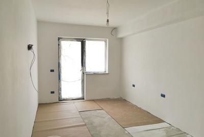 Apartament cu 4 camere decomandat în Tractorul - 4