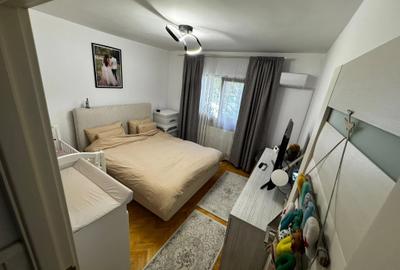 Apartament cu 4 camere decomandat în Cug