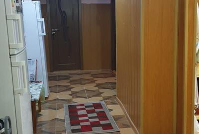Apartament cu 3 camere decomandat în Lupeni