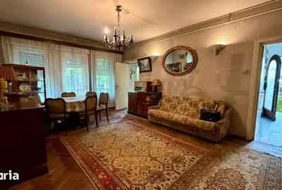 Apartament cu 3 camere semidecomandat în Aviatorilor