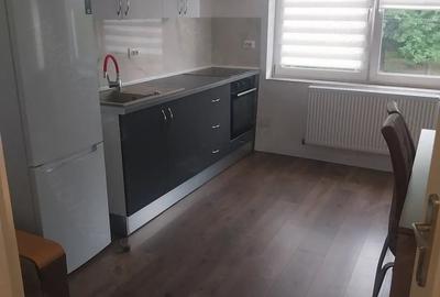 Casă cu 4 camere cu Teren 450 Mp în Roman - 3