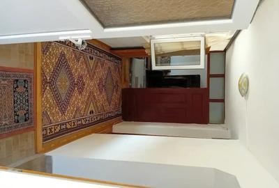 Casă cu 3 camere cu Teren 3500 Mp în Central - 2