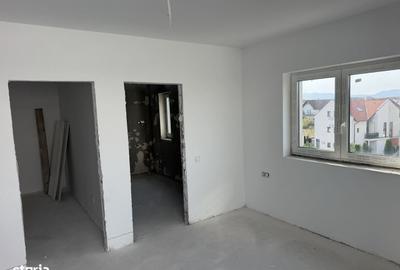 Apartament cu 4 camere în Șelimbăr
