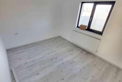 Casă cu 3 camere cu Teren 400 Mp în Hemeiuș