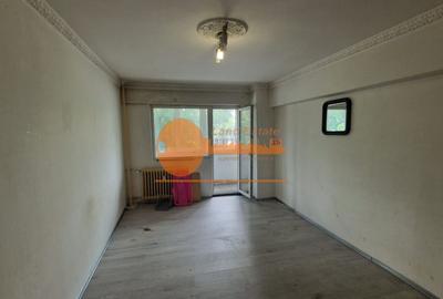Apartament cu 3 camere semidecomandat în Lujerului