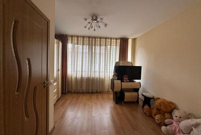 Apartament cu 3 camere semidecomandat, mobilat în Sud - 15