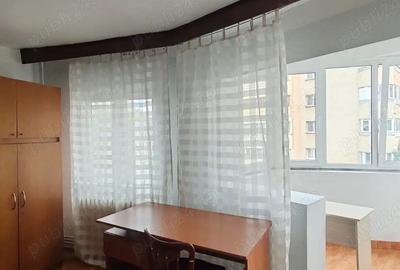 Apartament cu 3 camere decomandat în Exterior Vest - 2