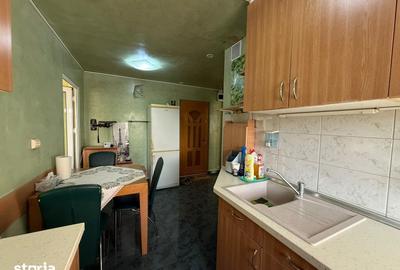 Apartament cu 2 camere decomandat în Triaj