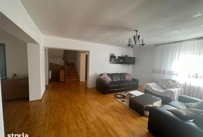 Casă cu 5 camere cu Teren 368 Mp în Central - 1