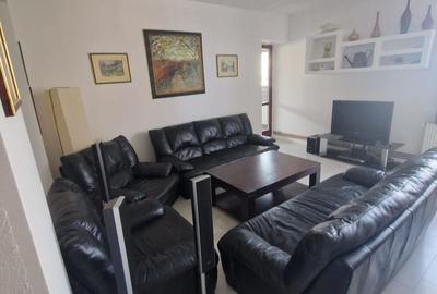 Apartament cu 3 camere decomandat în Cazino
