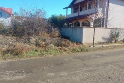 Teren de 300 mp, în Prelungirea Ghencea