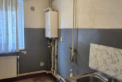 Apartament cu 3 camere semidecomandat în Central