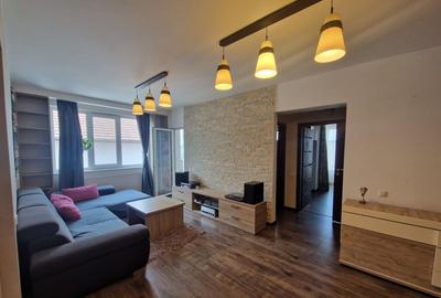 Apartament cu 3 camere semidecomandat în Andrei Mureșanu