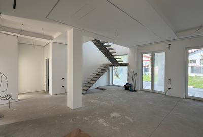 Casă individuală cu 7 camere cu Teren 1000 Mp în Pipera