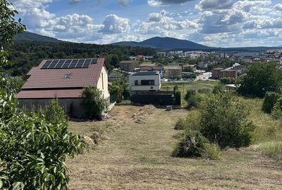 Teren de 808 mp, în Stana