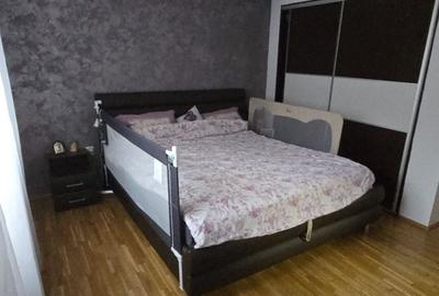 Apartament cu 3 camere decomandat în Central - 1