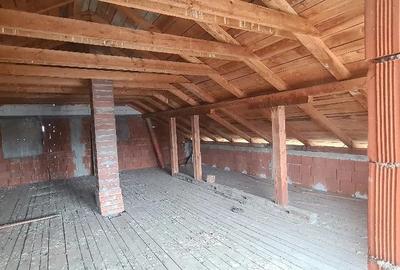 Casă cu 2 camere cu Teren 250 Mp în Central - 4