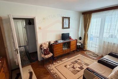 Apartament cu 4 camere în Micro 13 - 3