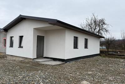 Casă individuală cu 4 camere cu Teren 300 Mp în Șintereag - 1