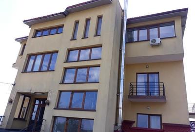 Casă individuală cu 20 camere cu Canalizare în Horezu - 1