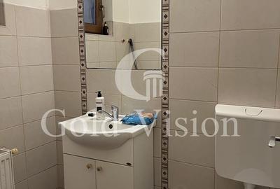 Casă cu 3 camere cu Teren 80 Mp în Central - 1