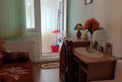 Apartament cu 2 camere semidecomandat, mobilat în Central