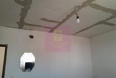 Casă cu 4 camere în Eroii Revoluției