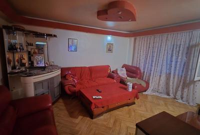 Apartament cu 3 camere decomandat în Doamna Ghica