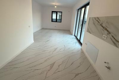 Casă cu 4 camere cu Teren 330 Mp în Central