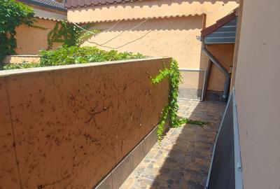 Casă cu 5 camere cu Canalizare în Tineretului - 30