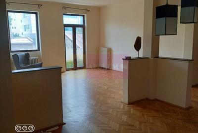 Apartament cu 5 camere semidecomandat în Mitropolie - 4