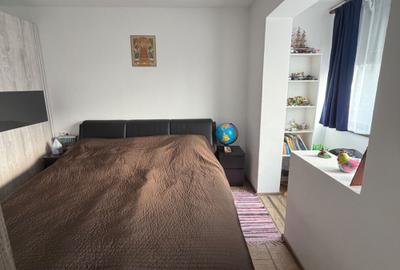 Apartament cu 3 camere semidecomandat în Central