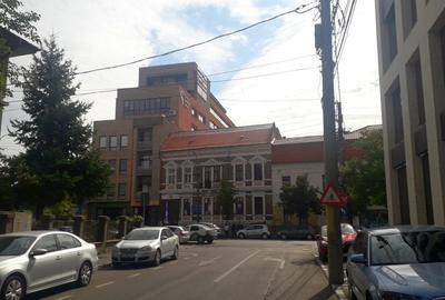 Birou, de 4,011 mp, în Central - 3