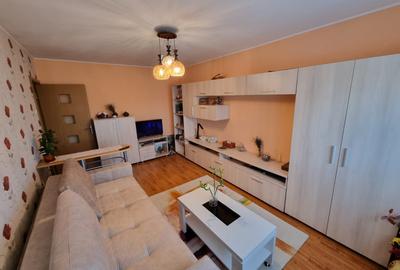 Apartament cu 2 camere decomandat în Km 4-5