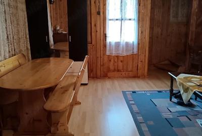 Casă cu Teren 3695 Mp în Hințești