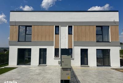 Casă cu 4 camere cu Teren 225 Mp în Bucium