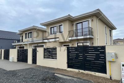 Casă individuală cu 5 camere cu Canalizare în Dumbrăvița