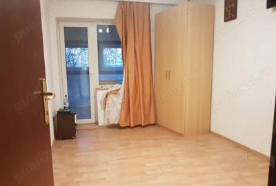 Casă individuală cu 11 camere cu Canalizare în Titan