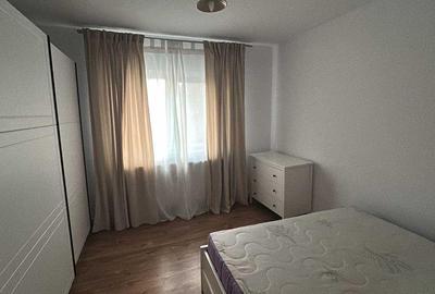 Apartament cu 3 camere semidecomandat în Gară