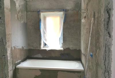 Apartament cu 4 camere decomandat în Tractorul - 12