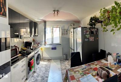 Apartament cu 4 camere decomandat, mobilat în Central - 12