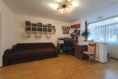 Apartament cu 4 camere decomandat în Trivale - 1