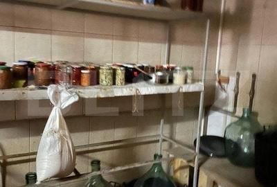 Spațiu comercial, de 300 mp, în Valea