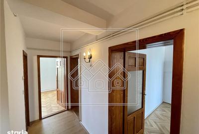 Apartament cu 3 camere în Ultracentral