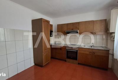 Apartament cu 3 camere decomandat în Piața Cluj