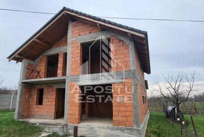 Casă individuală cu 5 camere cu Canalizare în Peciu Nou - 1