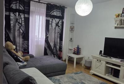 Apartament cu 3 camere decomandat în Trivale