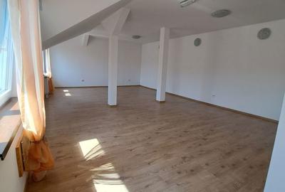 Spațiu comercial, de 60 mp, în Gării - 3